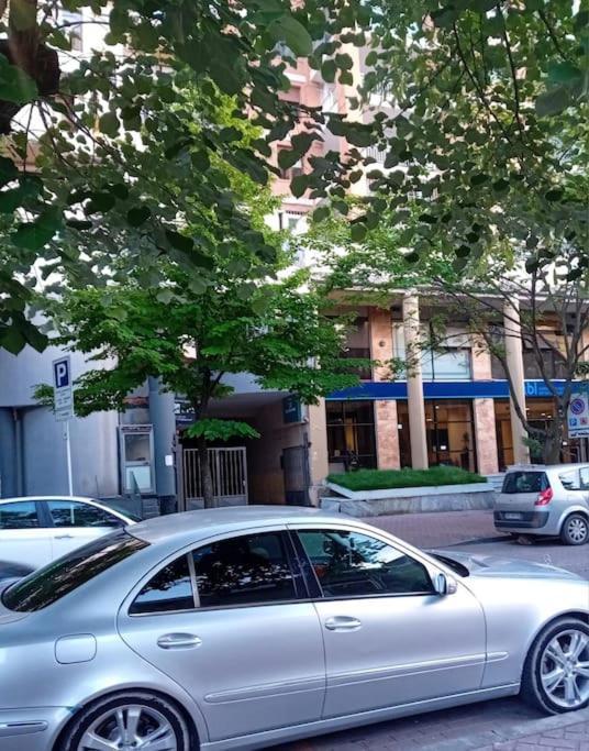 Апартаменти Tirana Road Blloku Area Екстер'єр фото
